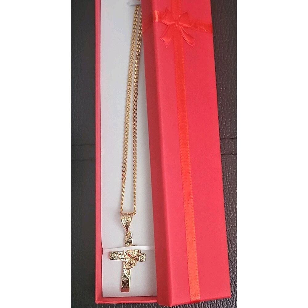 20in. Gold on steel 2mm Cuban Link Chain w Gold-Plated Cross with flower Pendant